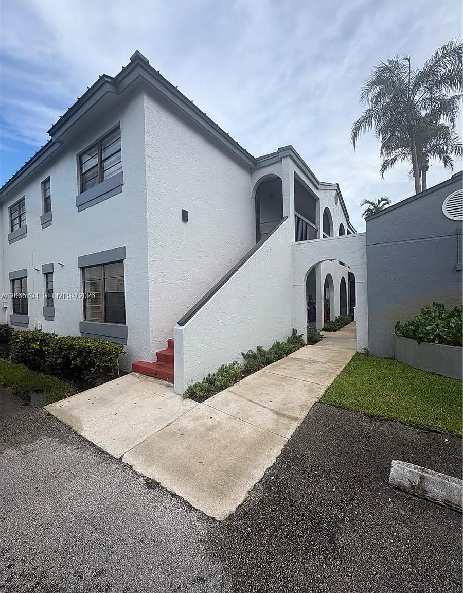 Moors Pointe Condo — Photo 1