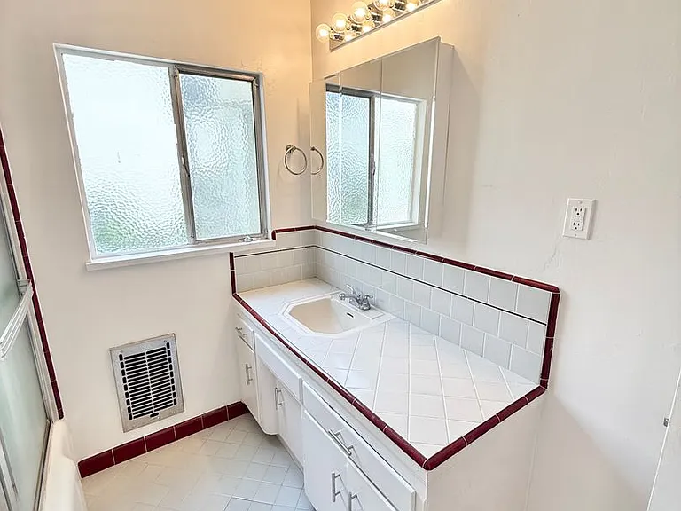 106 Mira Mar Ave — Photo 9