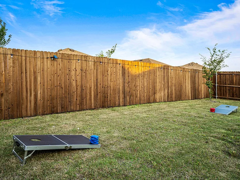 766 Camden Dr — Photo 54