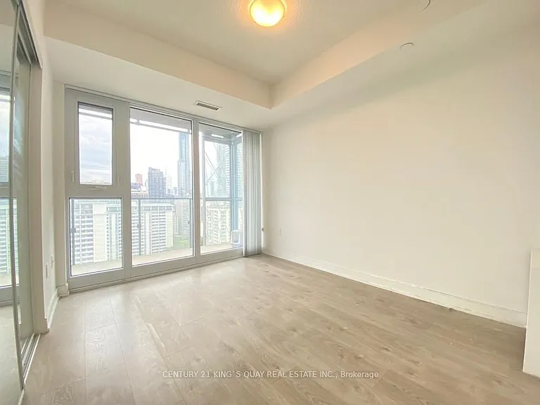 50 Wellesley St E #2109 — Photo 4