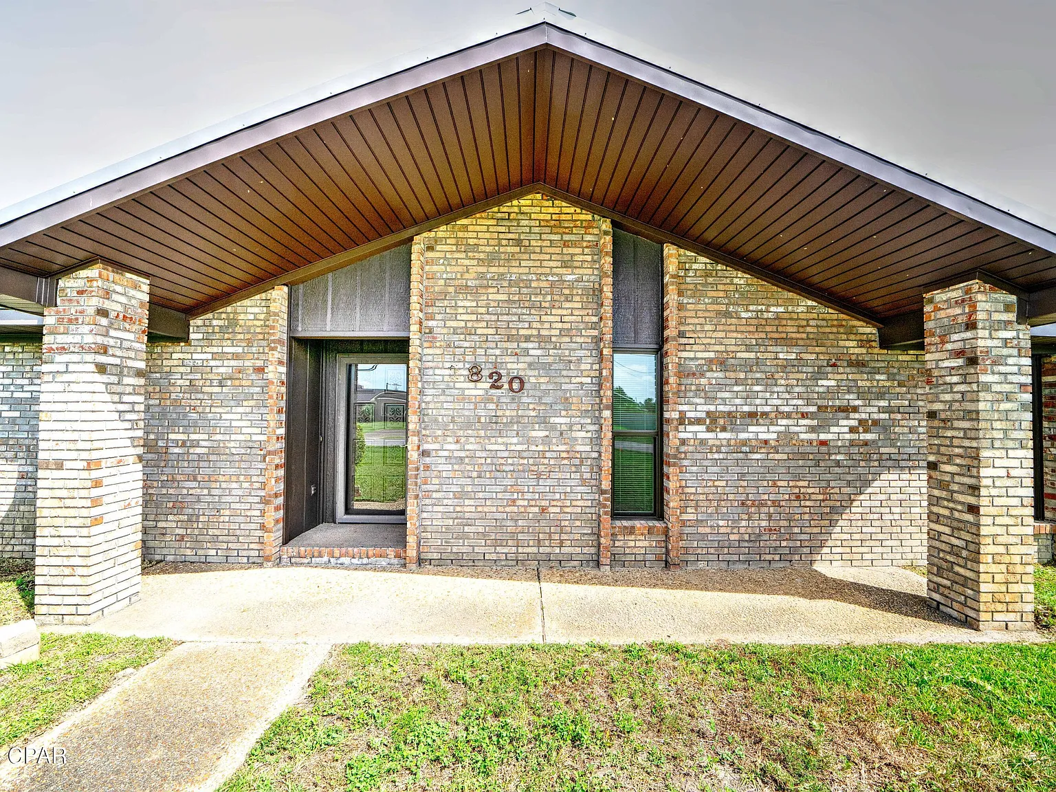 3 bed, 1896 sqft, $2,200 — Photo 4