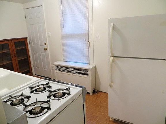 2nd image of 1211 W Airdrie St #1