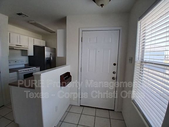 3rd image of 14006 Fortuna Bay Dr Unit B