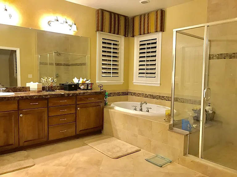 Master Bath Room