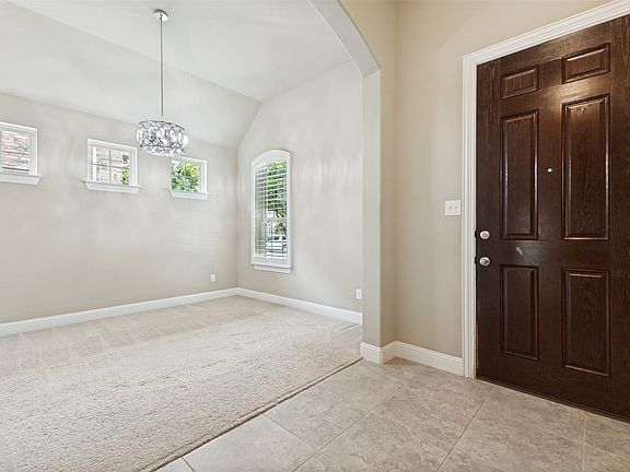 4th image of 5604 Centeridge Ln
