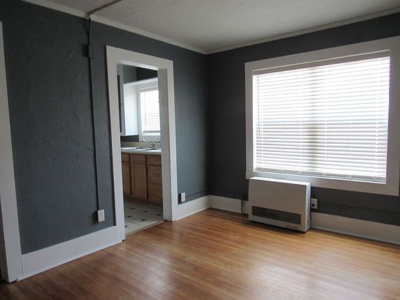 2nd image of 835 E 12th St APT 2