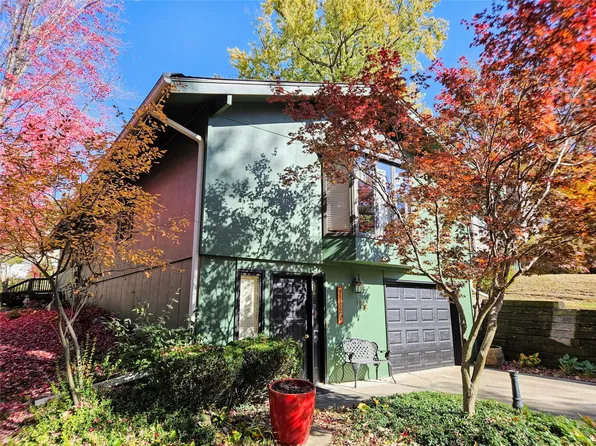 126 Emerson Hough Dr, Newton, IA 50208