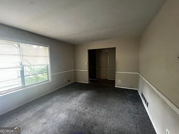 3rd image of 3919 Bressler Cir