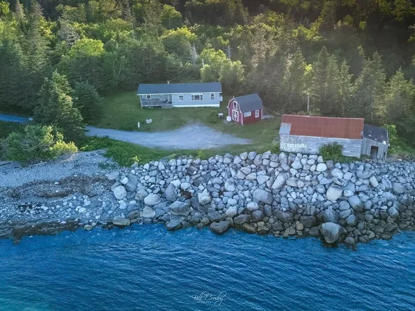 79 Penneys Rd, Shelburne, NS B0T 1V0