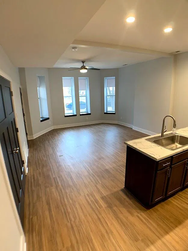 3 bed, 1.5 bath, 1376 sqft, $1,200 — Photo 4