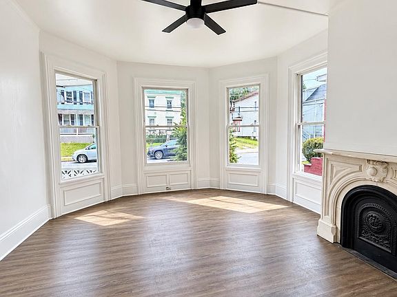 3rd image of 110 Garden St #1