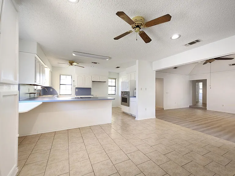 7397 FM 1377 — Photo 6