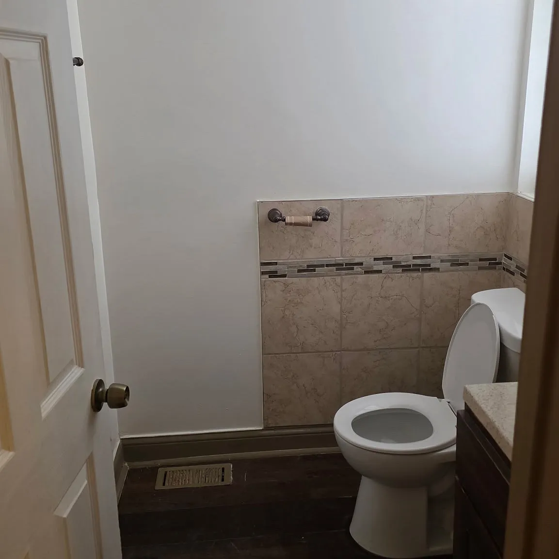2 bed, 1.5 bath, 1600 sqft, $2,400 — Photo 2