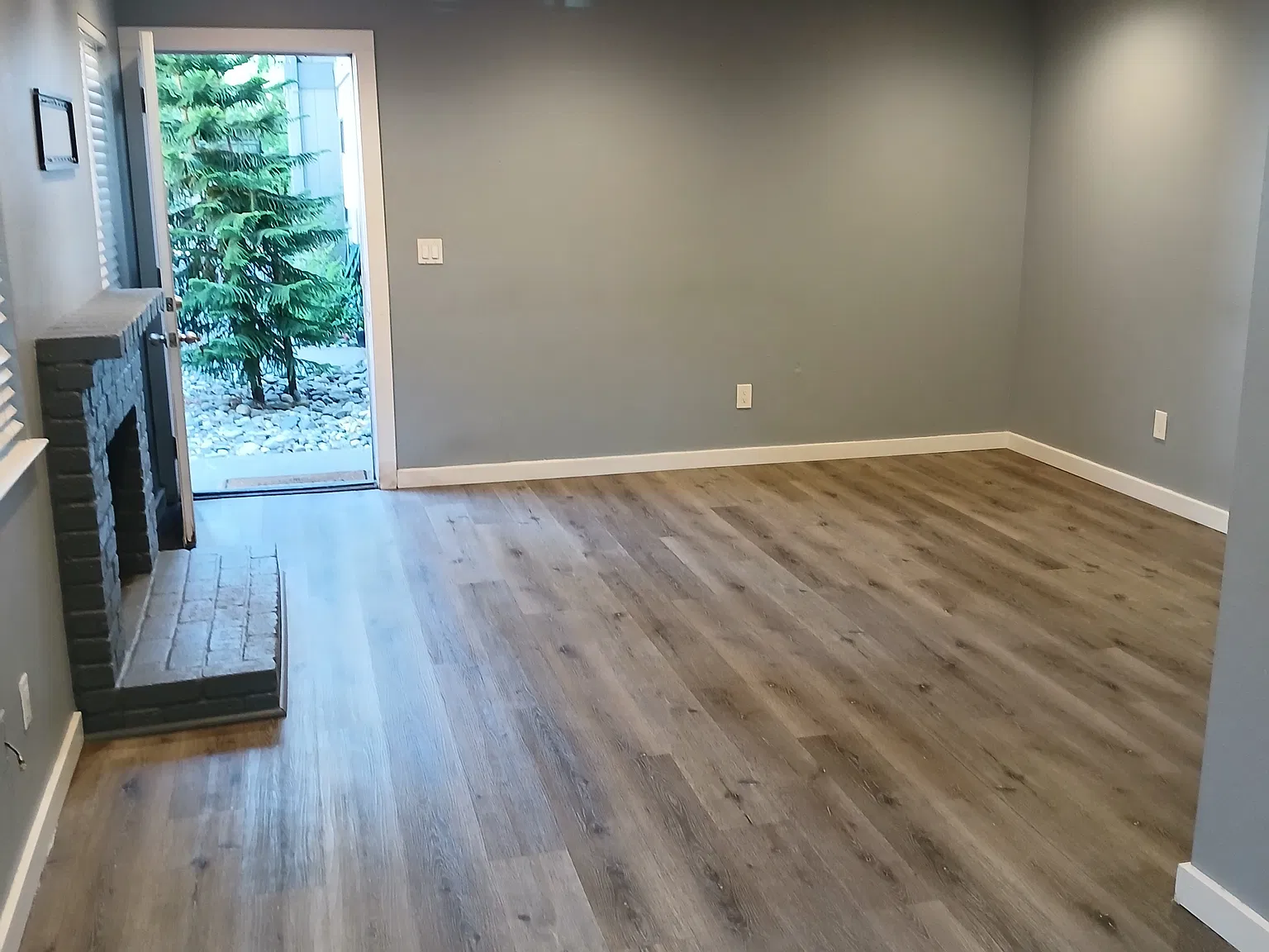2 bed, 750 sqft, $1,880 — Photo 3