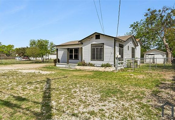 2nd image of 543 Hot Wells Blvd