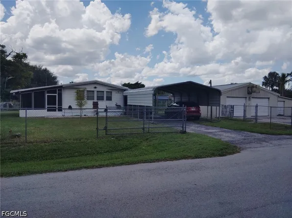 306 Pinecrest Ave NW, Moore Haven, FL 33471