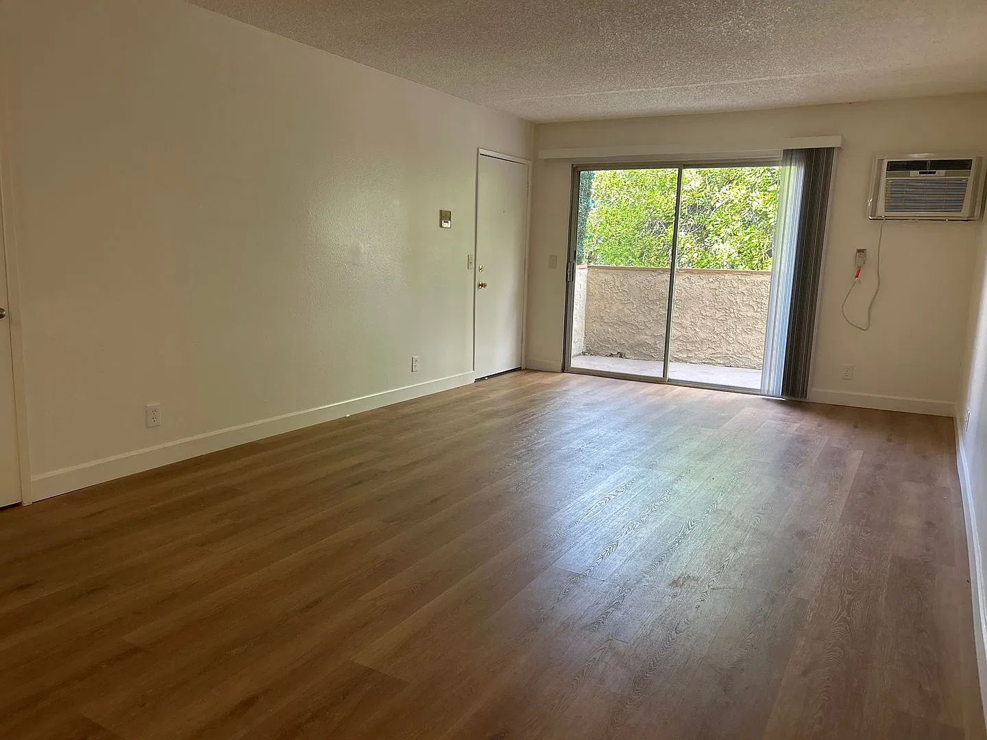 5269 Satsuma Ave. — Photo 4
