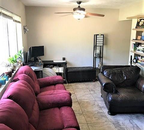 3rd image of 1026 NE 9th Ave APT 2