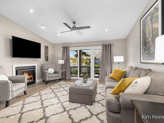4th image of 6641 Bella Vista Dr NE