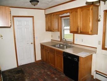 4th image of 674 Bell Ave