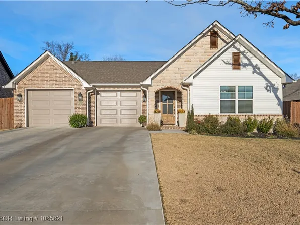 8305 McLaren Dr, Fort Smith, AR 72916