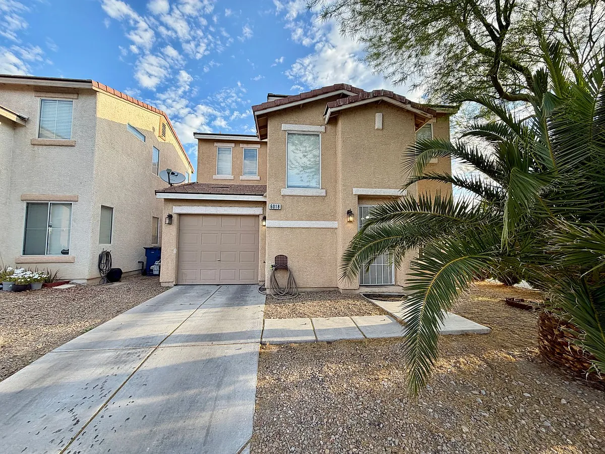 Building Photo - 6018 El Sol Dr