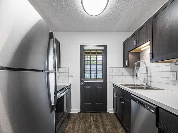2nd image of 214 Creekside Ct #214