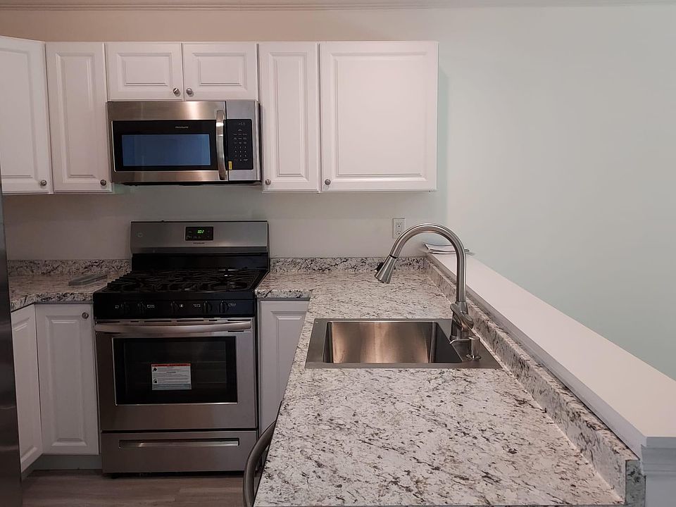 1st image of 1374 Paris Ct