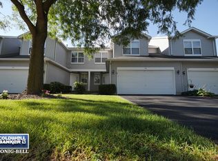186 Lilac Ln #186, North Aurora, IL 60542