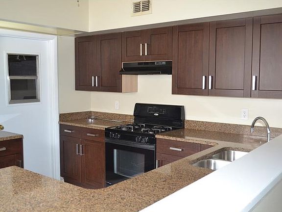 3rd image of 1038 Casasia Dr