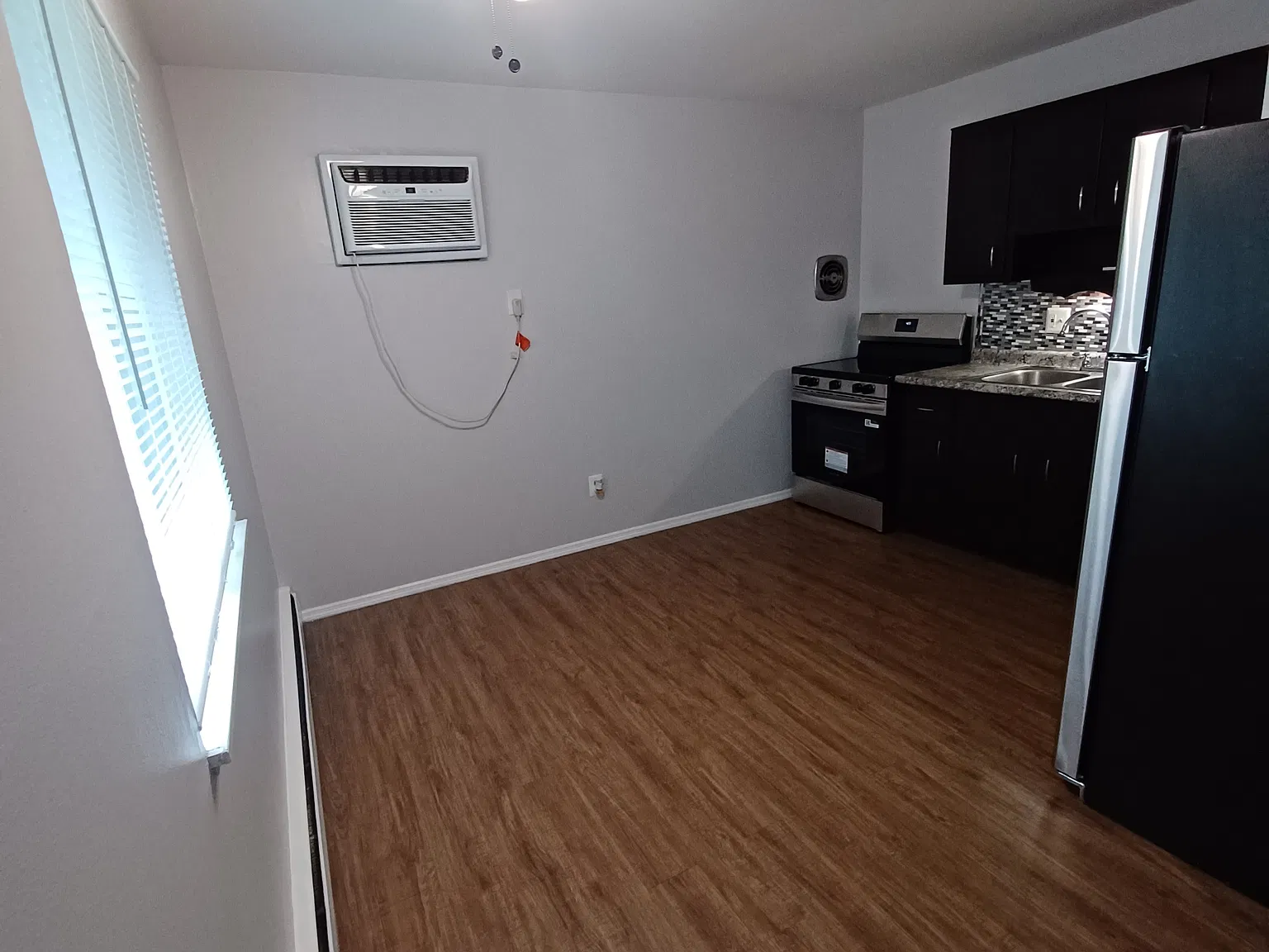 2 bed, 690 sqft, $1,425 — Photo 3