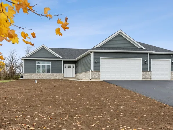 2612 Sanctuary Ln, Spring Grove, IL 60081