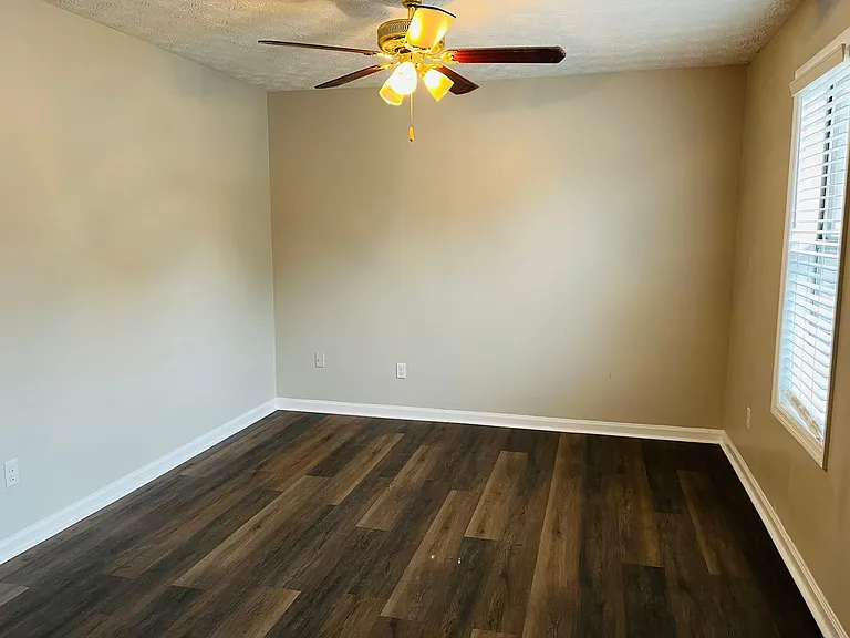 145 Pine Ter — Photo 3