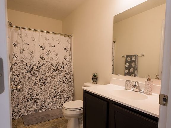 5th image of 3736 Castle Dr