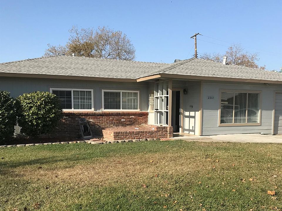 2nd image of 2301 Barcelona Way