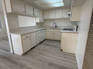 Broadway Apartments, Hawthorne, CA 90250