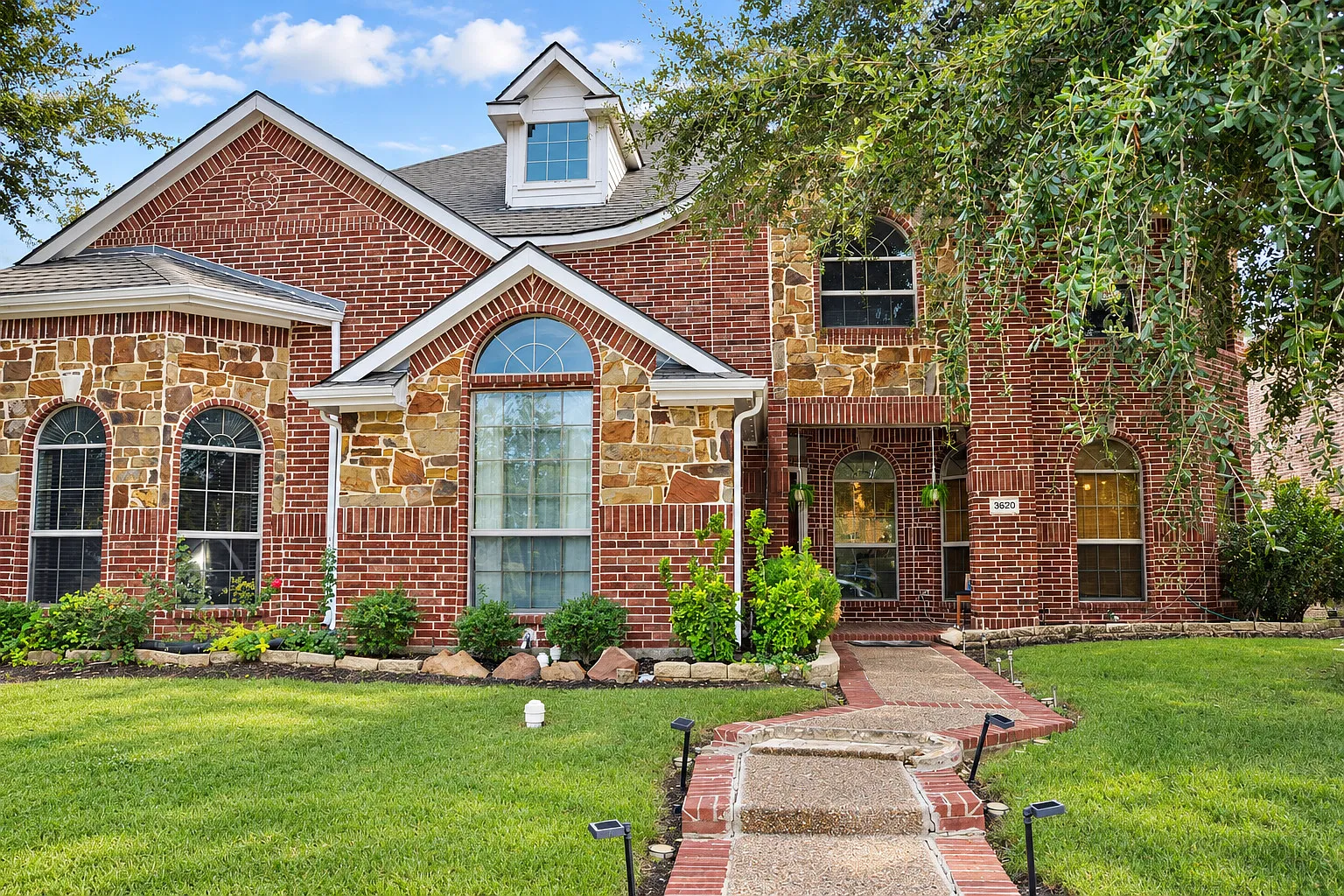 4 bed, 3.5 bath, 3786 sqft, $3,300 — Photo 2