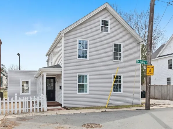 2 Perkins St, Amesbury, MA 01913