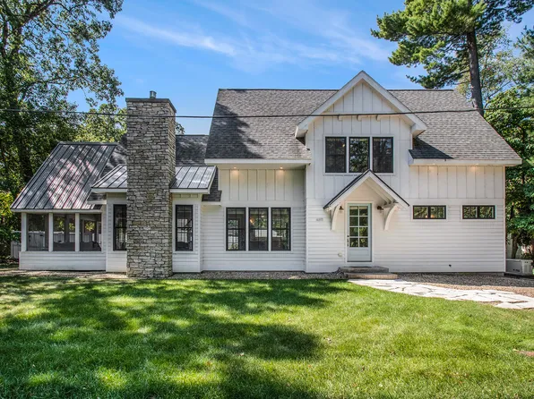 46111 Glenwood Ave, Grand Beach, MI 49117