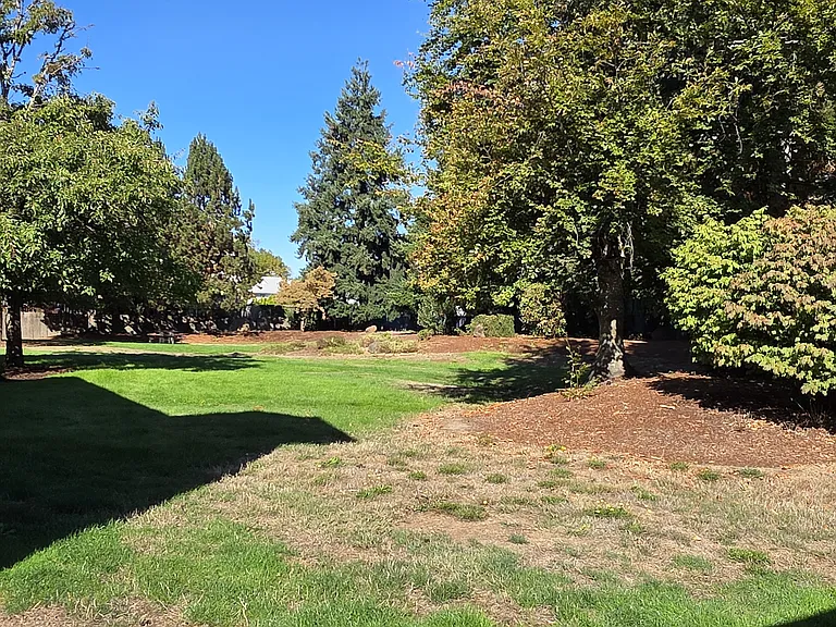 Brittany Crossing Apartments — Photo 6