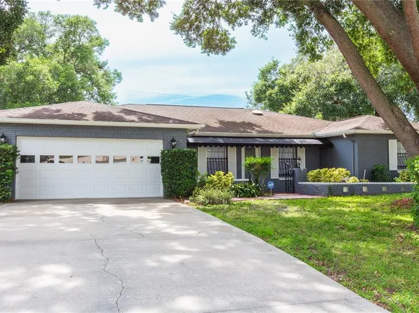 11016 Saginaw Dr, Temple Terrace, FL 33617