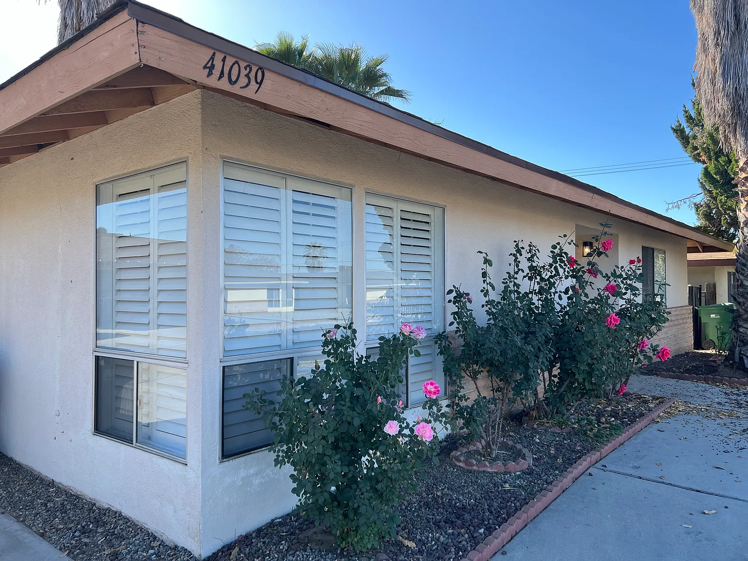 2 bed, 1169 sqft, $2,100 — Photo 1