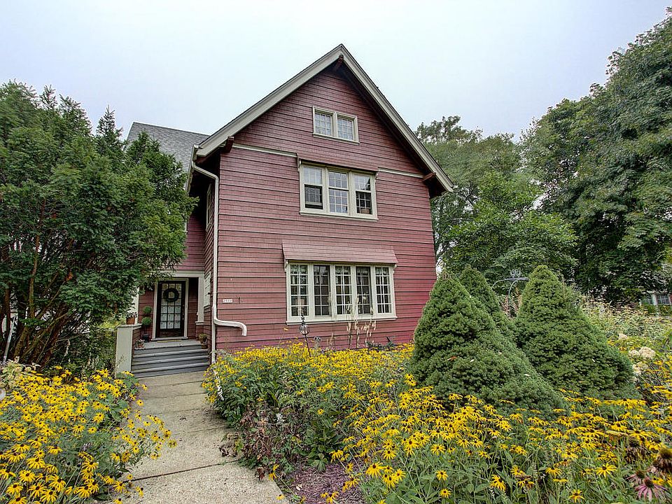1st image of 2511 E Menlo Blvd