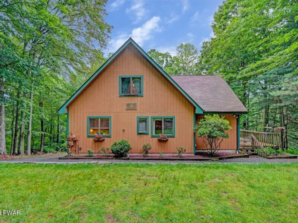 102 Briarwood Dr, Greentown, PA 18426