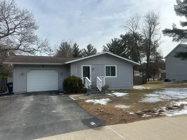 1300 Clara Ave, Wisconsin Dells, WI 53965