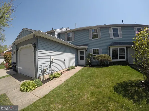 34 Country Ln, Westampton, NJ 08060