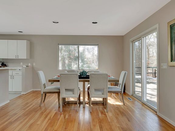 3rd image of 12 Southwood Ln