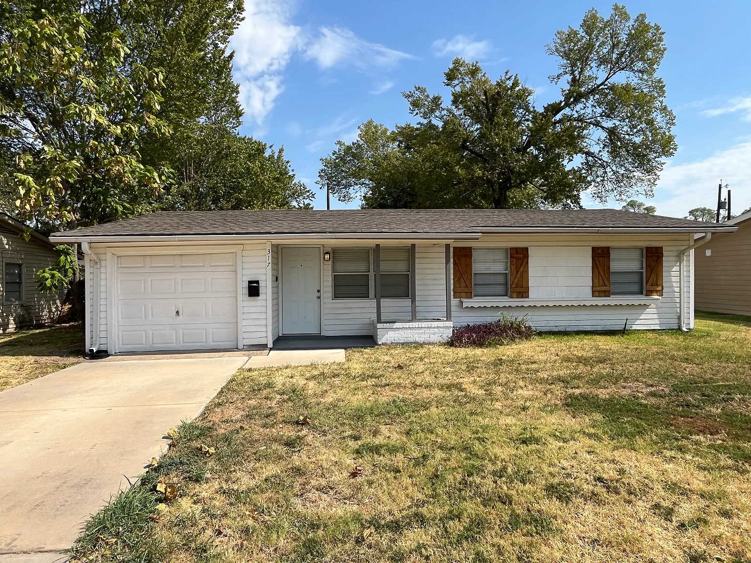 3 bed, 966 sqft, $1,700 — Photo 2