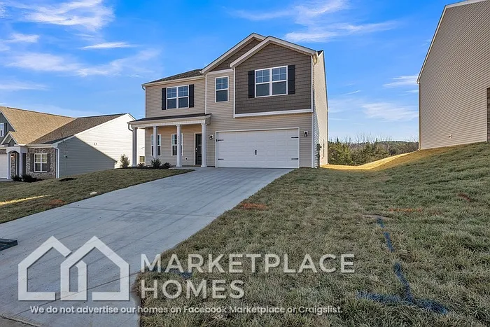4 bed, 2.5 bath, 2806 sqft, $2,295 — Photo 3
