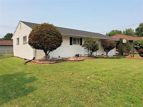 3rd image of 2809 Fortune Dr